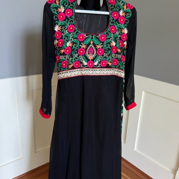 Indian Gown with Slit - Picture 2 of 4